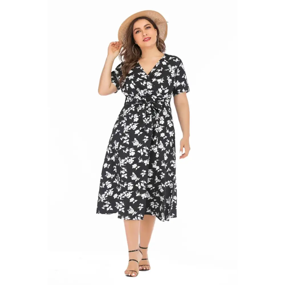 Plus Size Floral Maxi Dress - V-Neck with Pockets