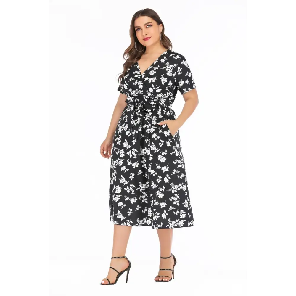 Plus Size Floral Maxi Dress - V-Neck with Pockets