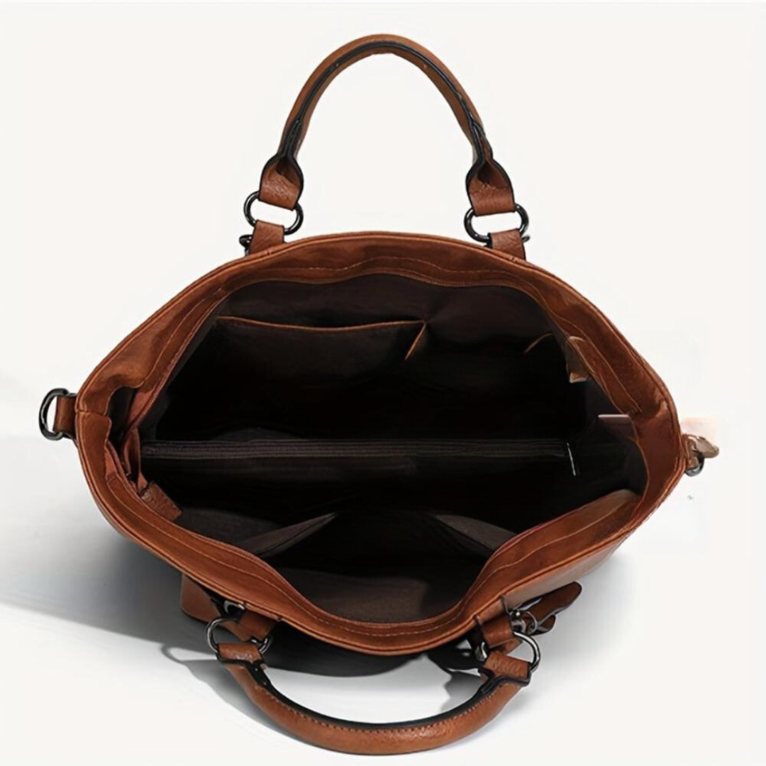 Charlotte | Vintage Shopper with Classic Elegance